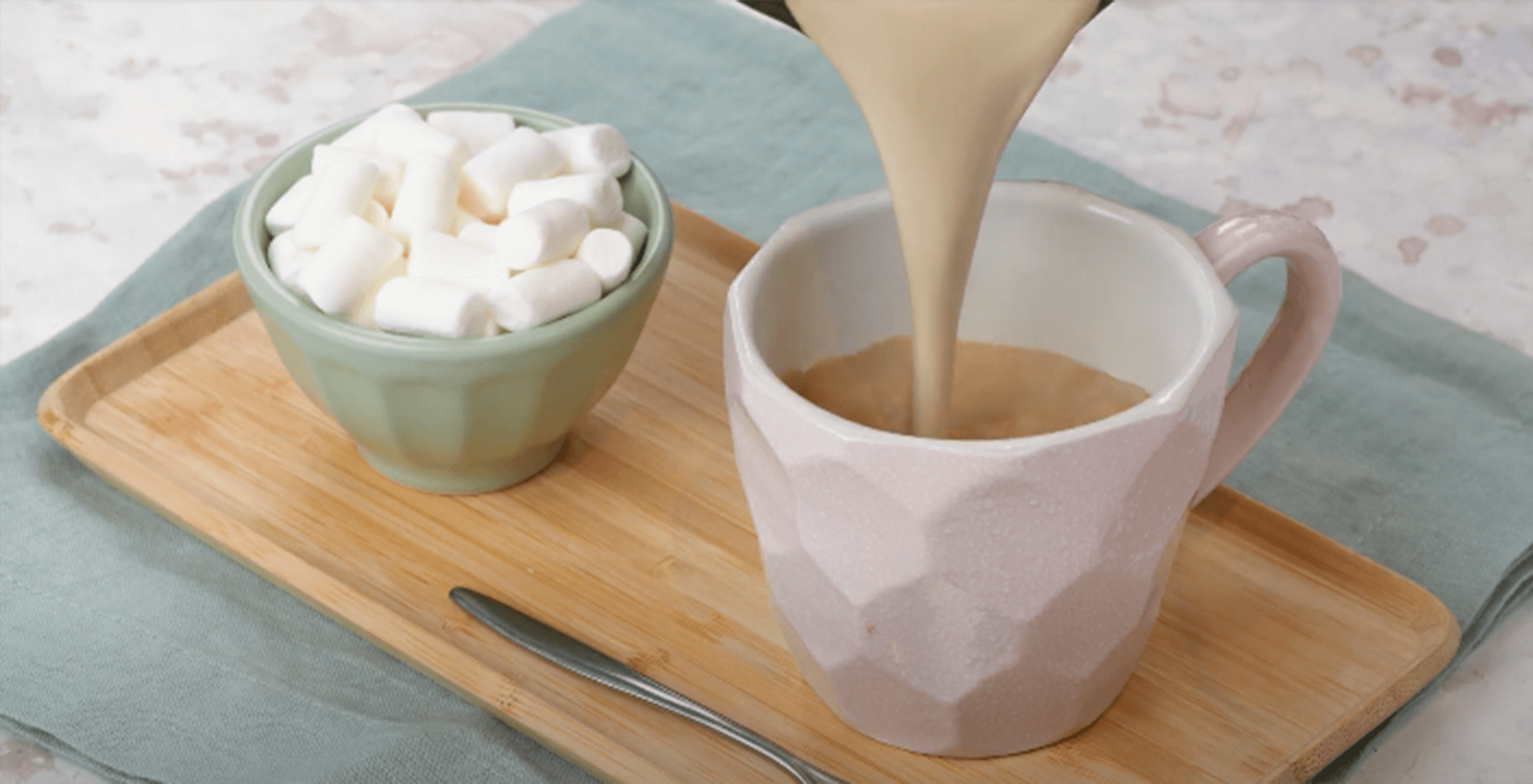 Pasos para preparar un white chocolate latte