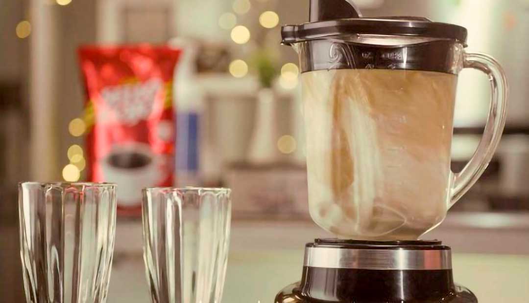 Como hacer malteadas con helado de vainilla y café